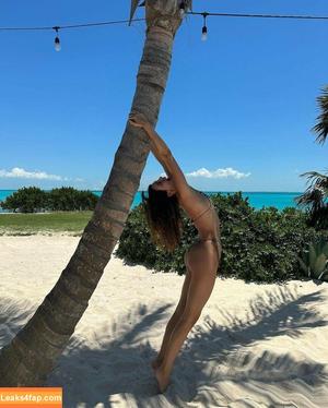 Kendall Jenner photo #1075