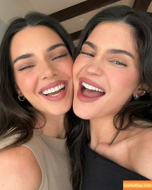 Kendall Jenner фото #1664