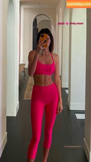 Kendall Jenner фото #1690