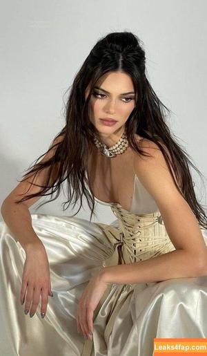 Kendall Jenner фото #1723