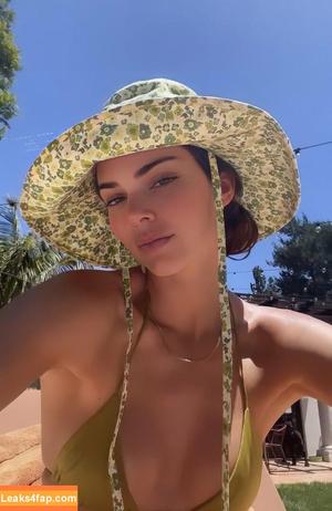 Kendall Jenner фото #1741