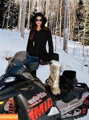 Kendall Jenner фото #1790