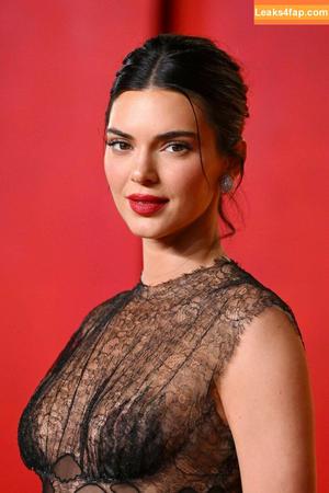 Kendall Jenner фото #1874