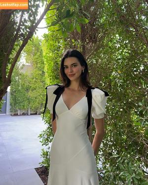 Kendall Jenner фото #1905
