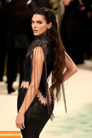 Kendall Jenner фото #1932
