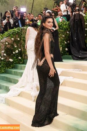 Kendall Jenner фото #1936