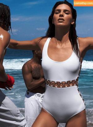 Kendall Jenner фото #1953