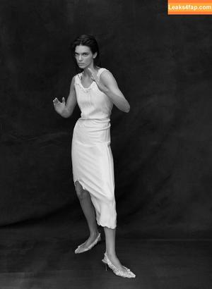 Kendall Jenner фото #1954