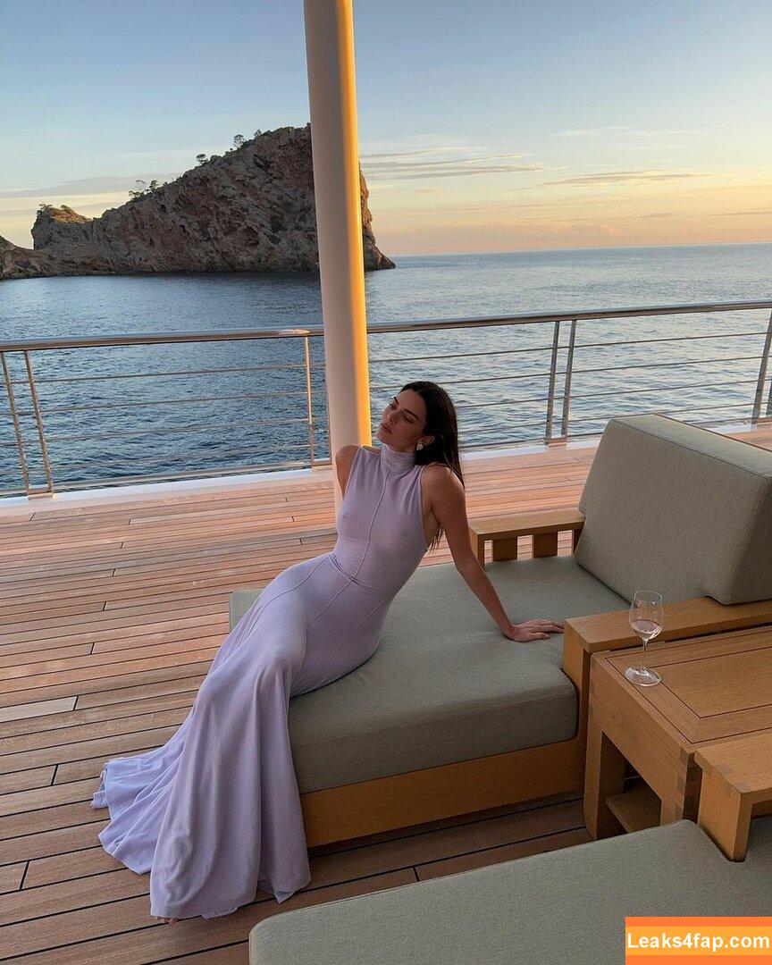 Kendall Jenner / KendallJenner слитое фото фото #2186