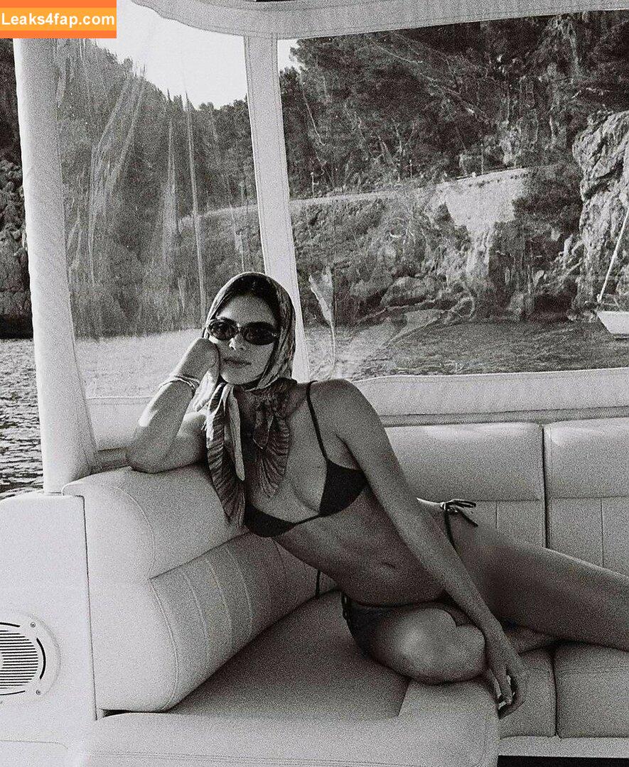 Kendall Jenner / KendallJenner слитое фото фото #2300