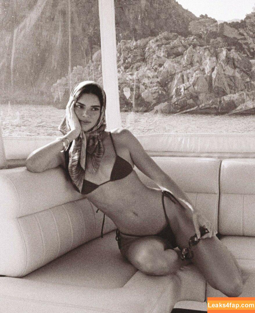 Kendall Jenner / KendallJenner слитое фото фото #2302