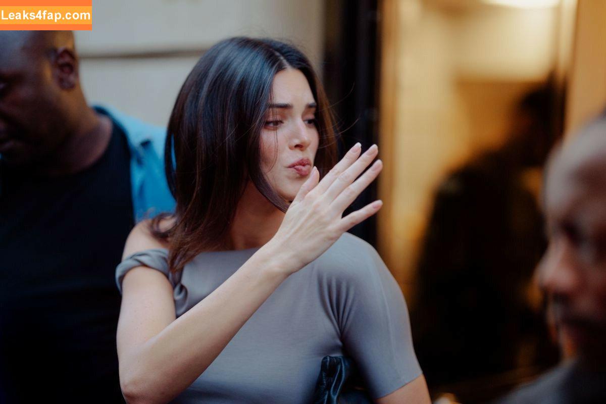 Kendall Jenner / KendallJenner слитое фото фото #2351