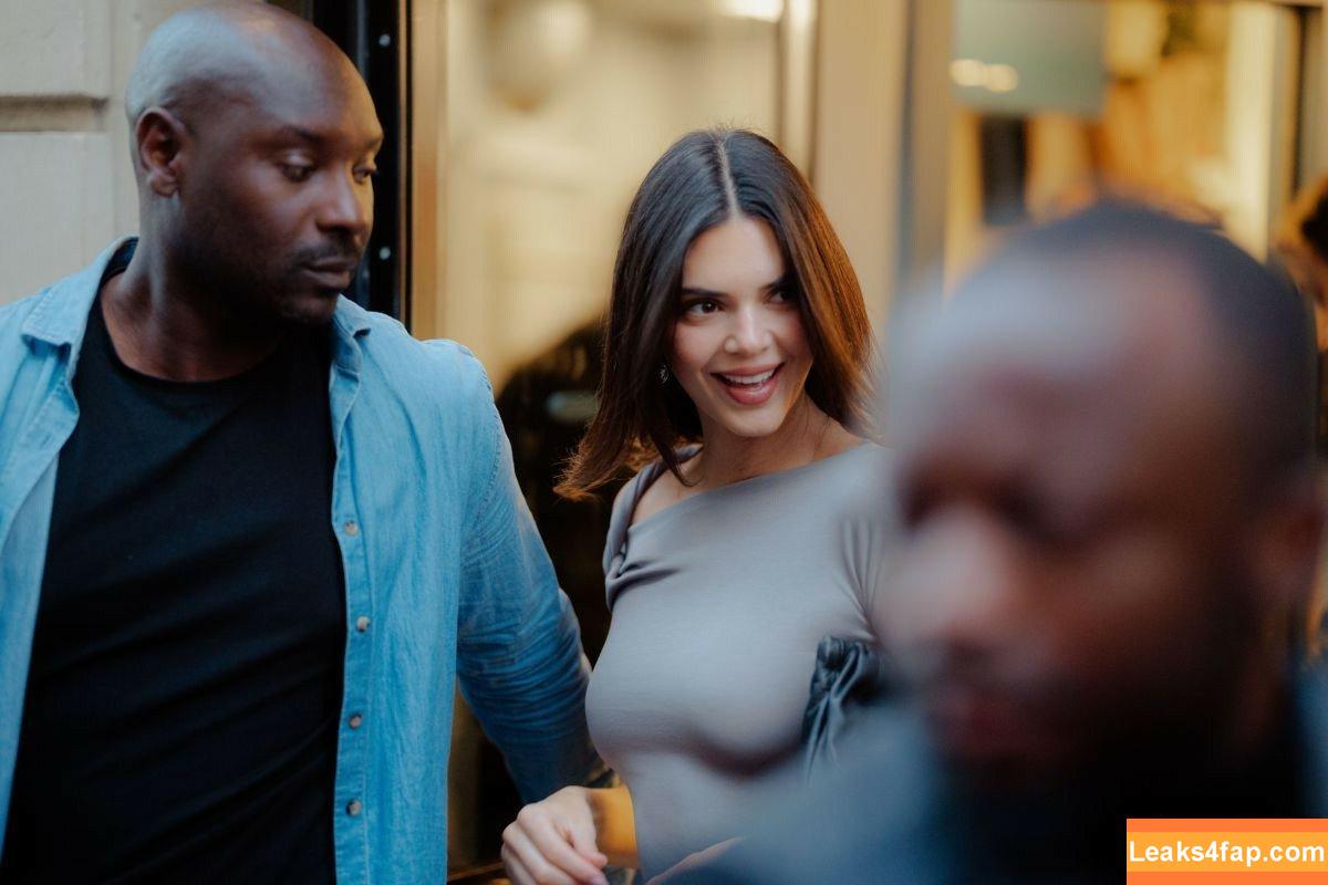 Kendall Jenner / KendallJenner слитое фото фото #2353