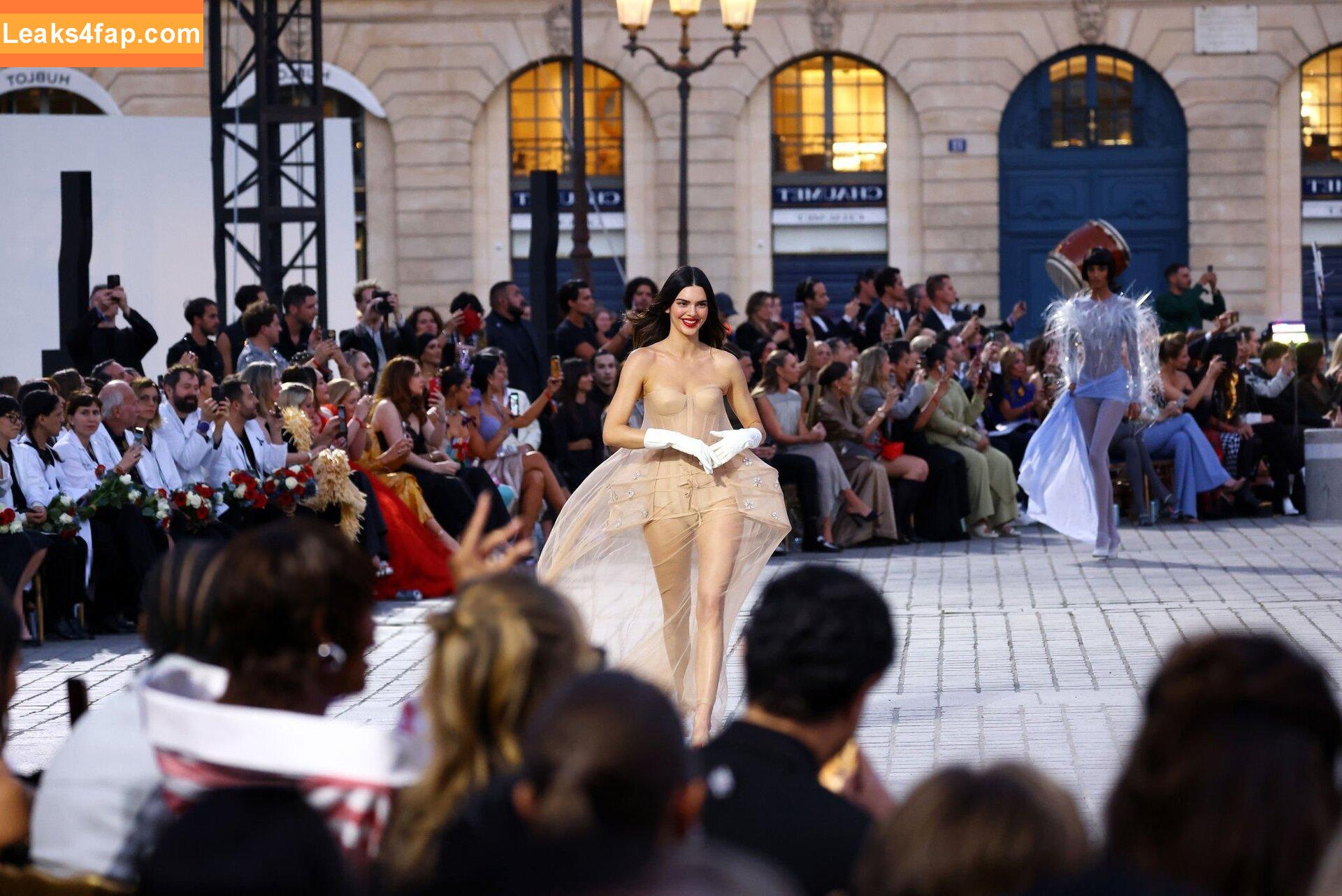 Kendall Jenner / KendallJenner слитое фото фото #2360