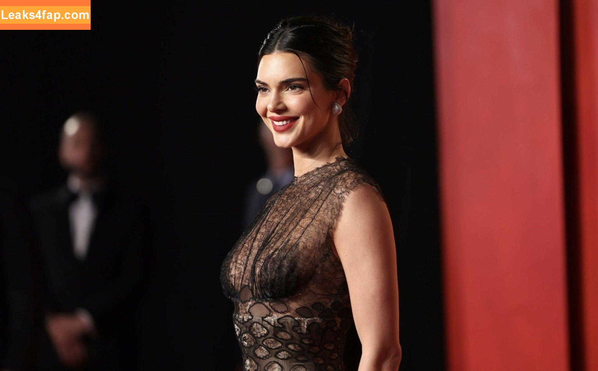 Kendall Jenner / KendallJenner слитое фото фото #2368