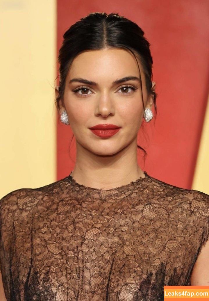 Kendall Jenner / KendallJenner слитое фото фото #2376