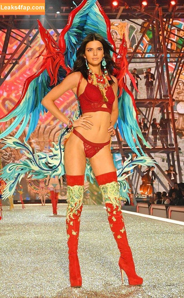 Kendall Jenner / KendallJenner слитое фото фото #2500