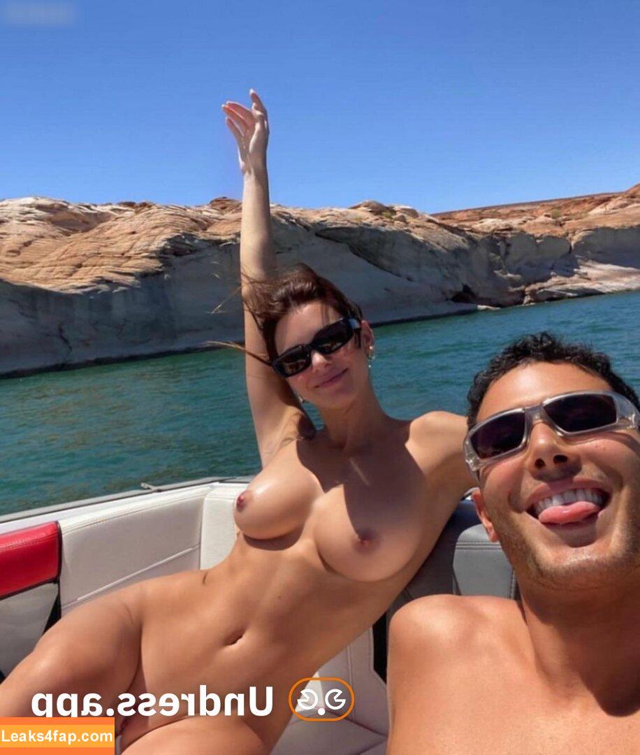 Kendall Jenner / KendallJenner слитое фото фото #2548