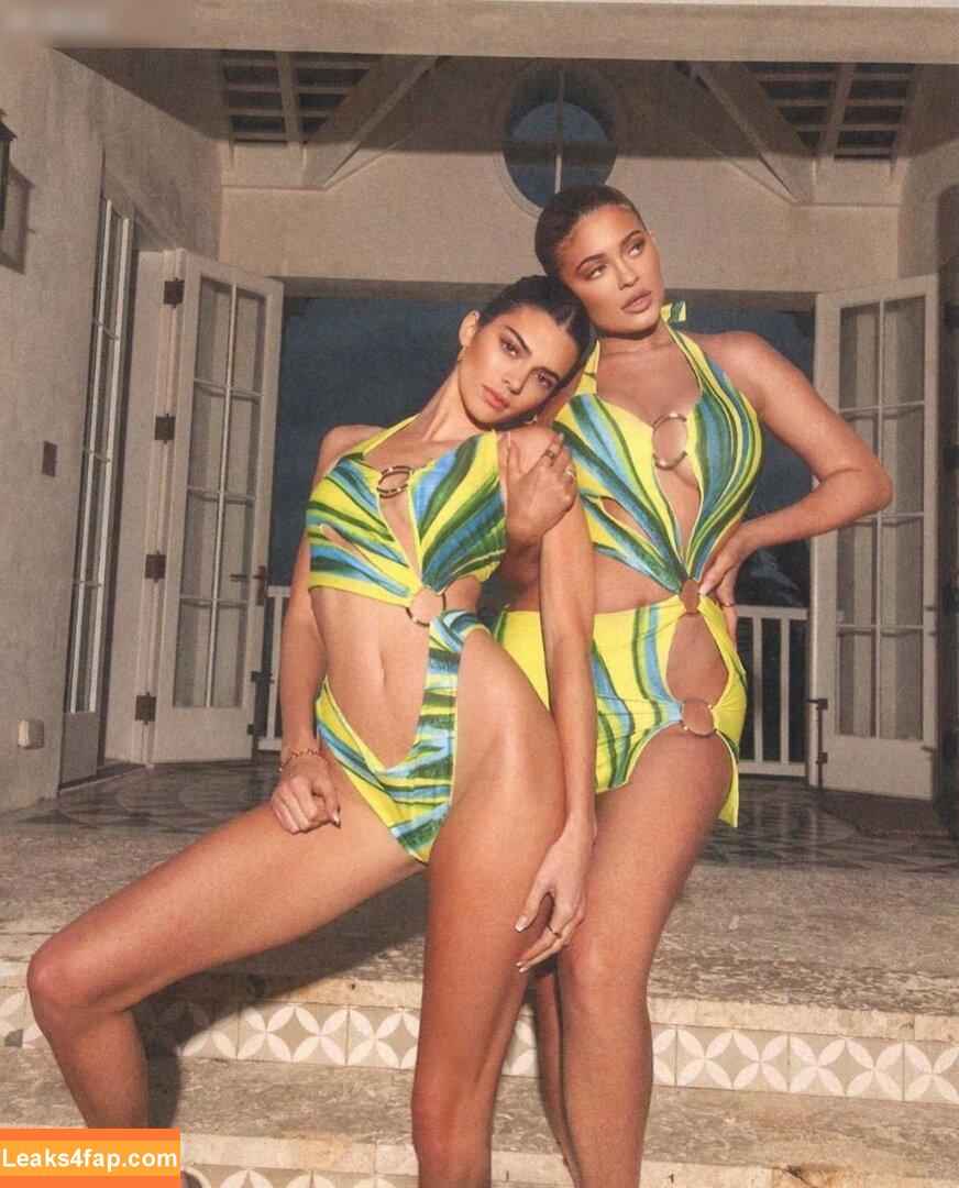 Kendall Jenner / KendallJenner слитое фото фото #2585