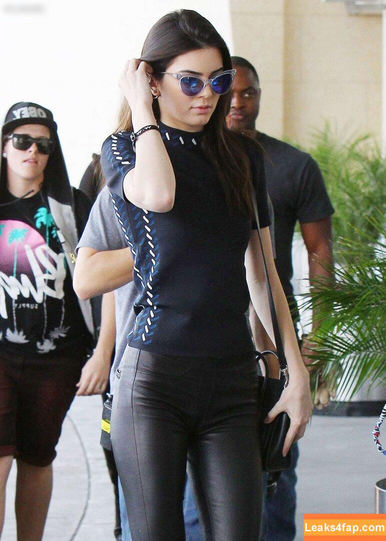 Kendall Jenner / KendallJenner слитое фото фото #2603