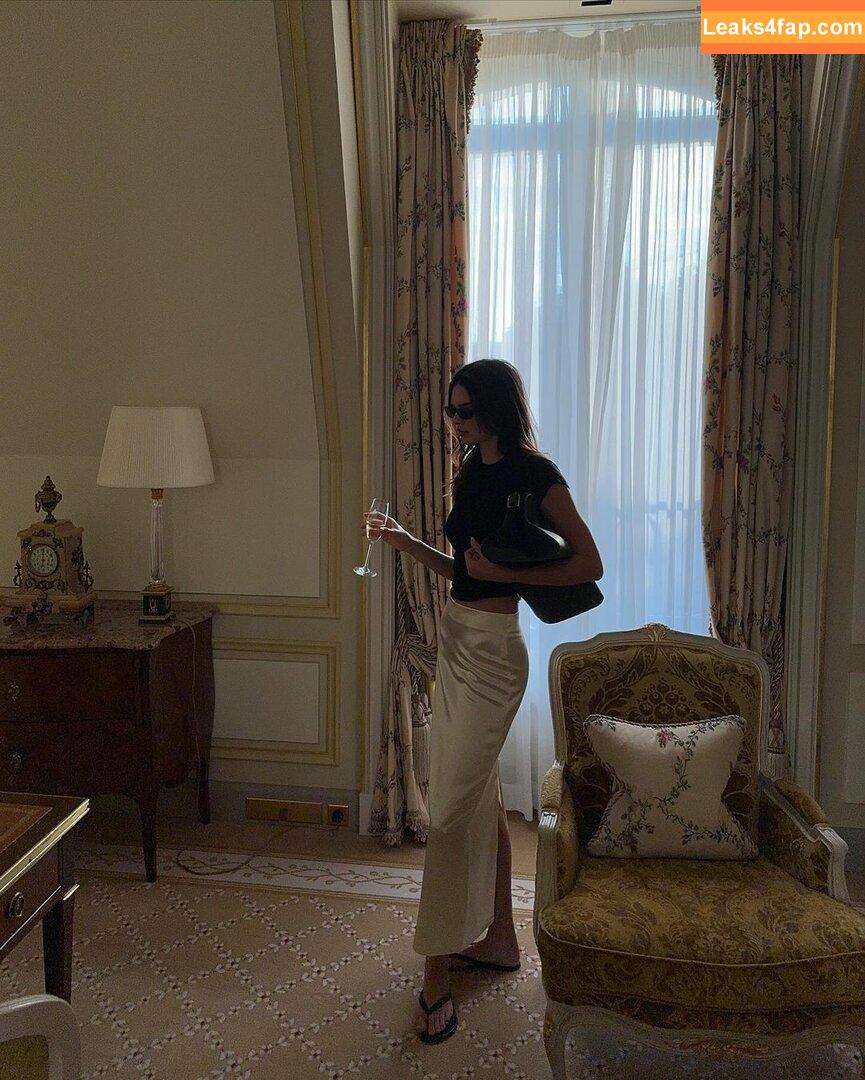 Kendall Jenner / KendallJenner слитое фото фото #2660