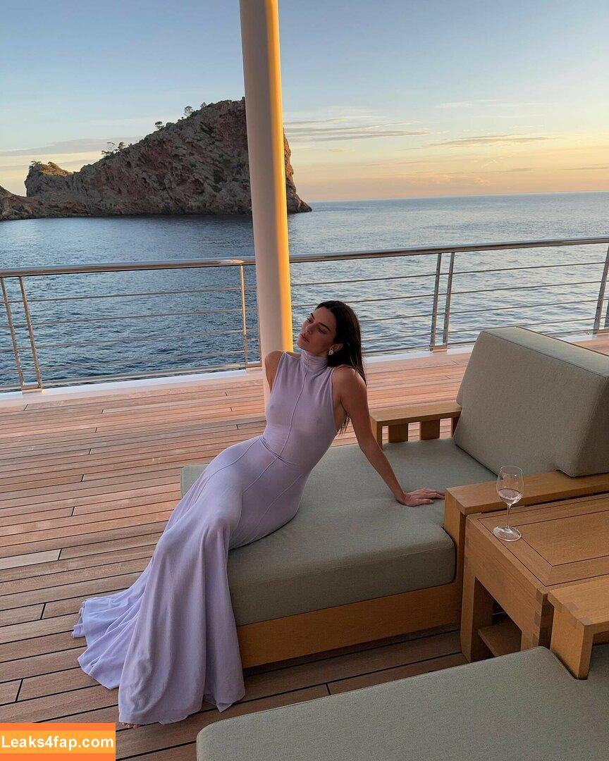 Kendall Jenner / KendallJenner слитое фото фото #2672