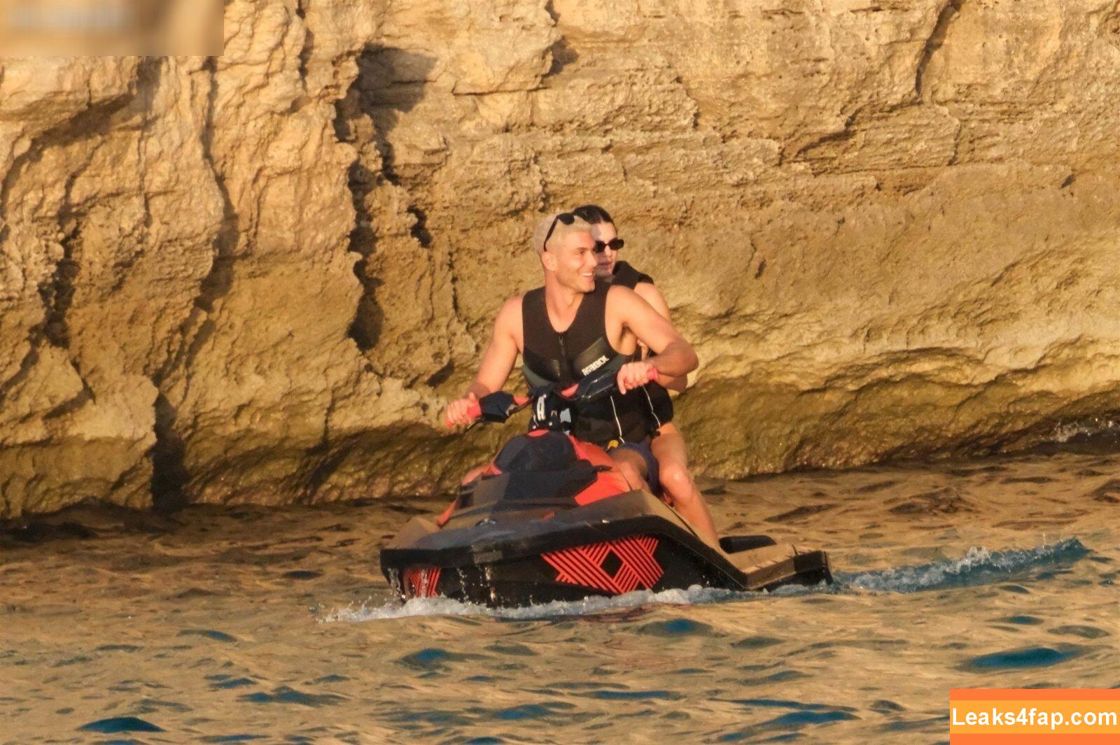 Kendall Jenner / KendallJenner слитое фото фото #2676