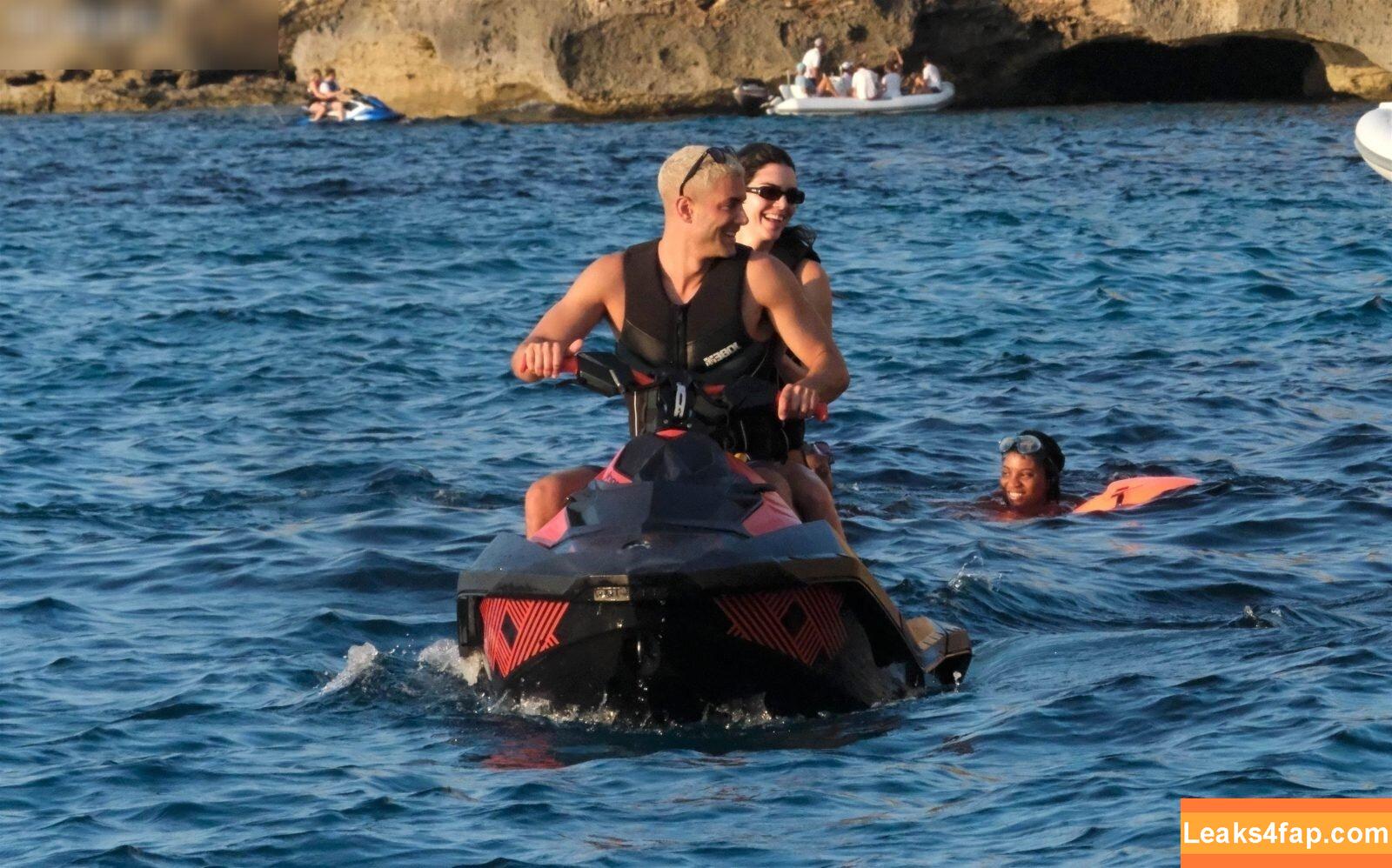 Kendall Jenner / KendallJenner слитое фото фото #2680