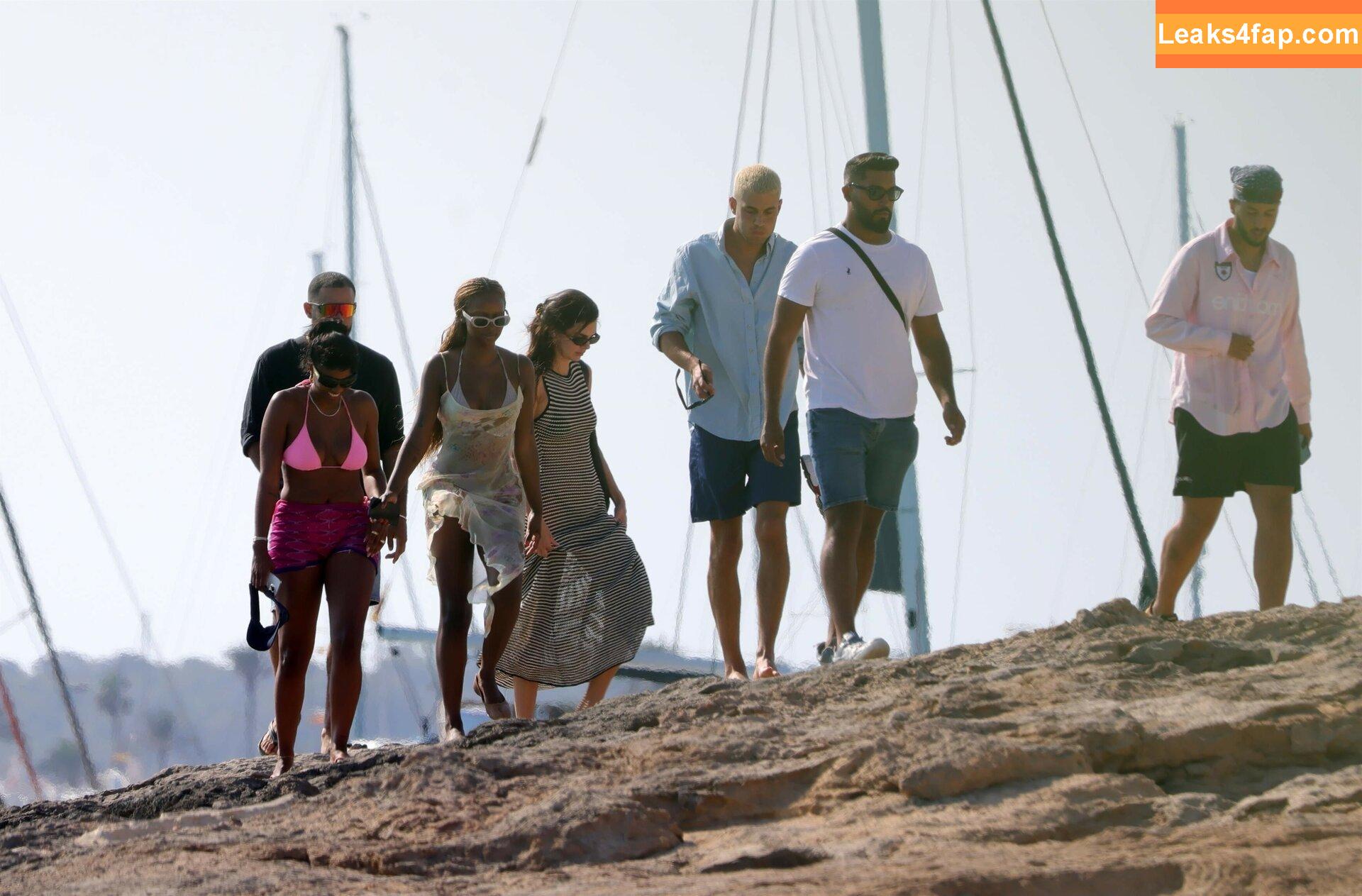 Kendall Jenner / KendallJenner слитое фото фото #2681