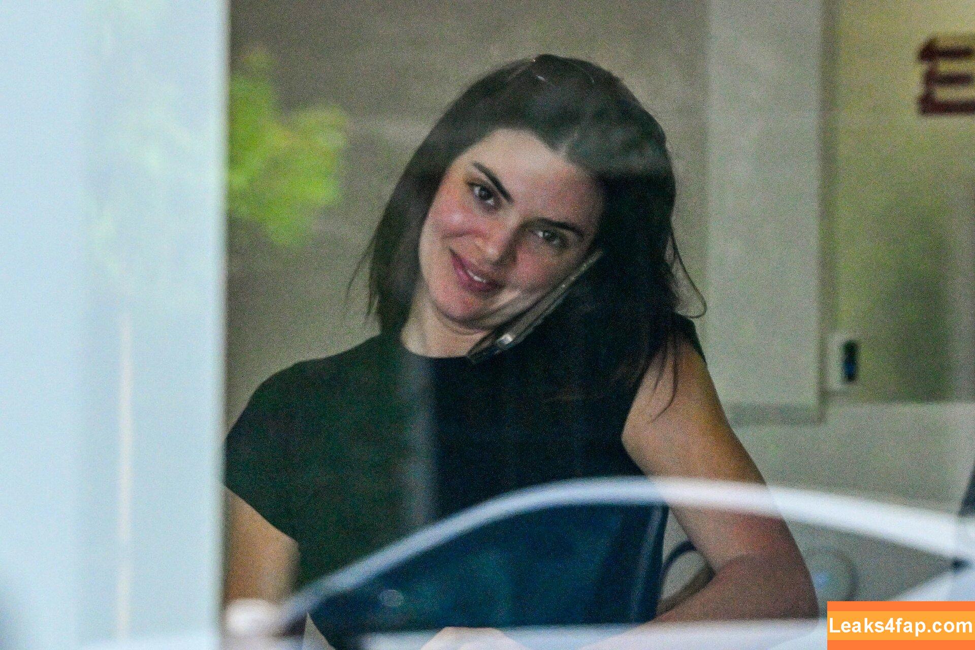 Kendall Jenner / KendallJenner слитое фото фото #2713