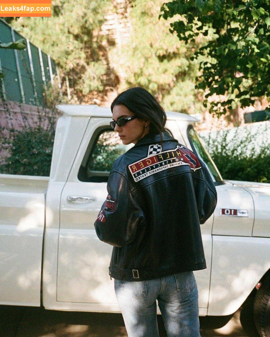 Kendall Jenner / KendallJenner слитое фото фото #2776