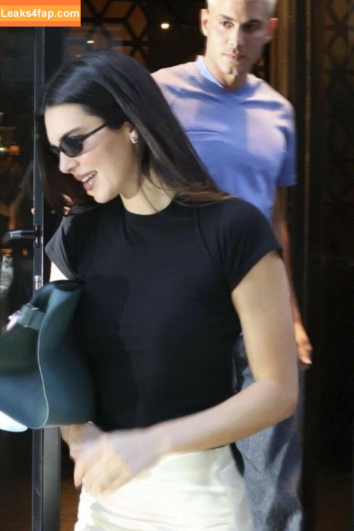 Kendall Jenner / KendallJenner слитое фото фото #2896