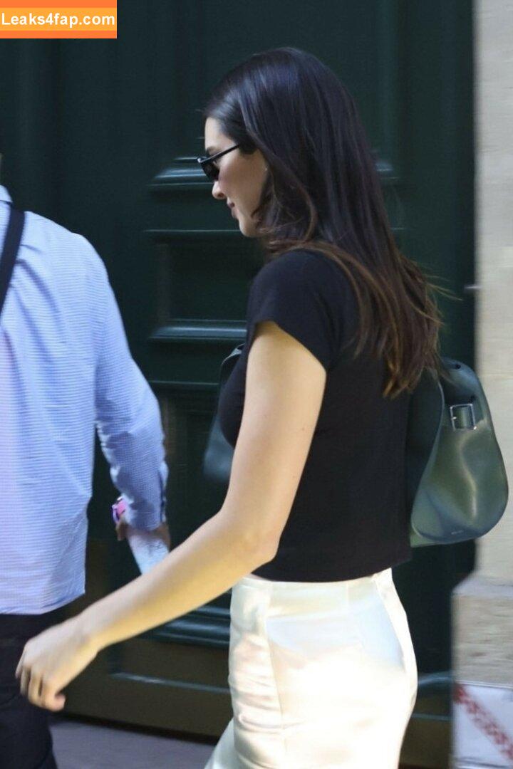 Kendall Jenner / KendallJenner слитое фото фото #2905