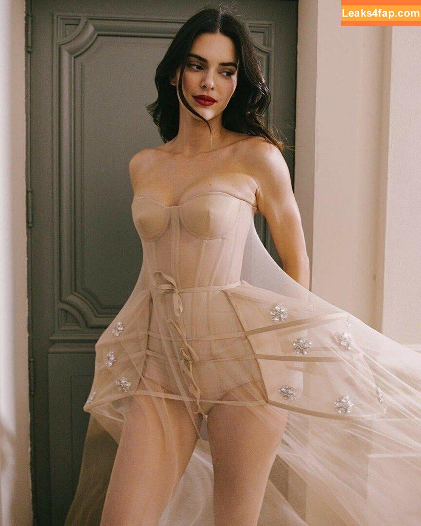 Kendall Jenner / KendallJenner слитое фото фото #2915