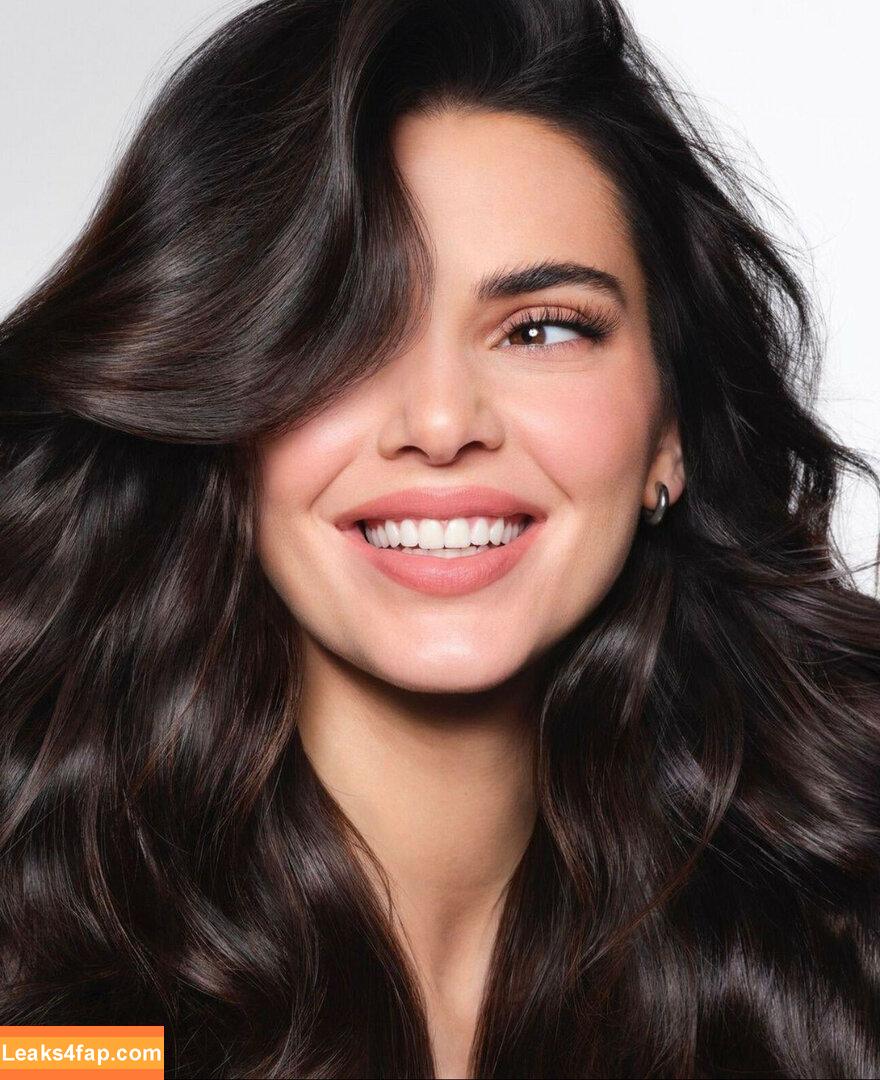 Kendall Jenner / KendallJenner слитое фото фото #2920