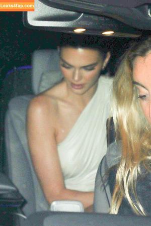 Kendall Jenner фото #2045