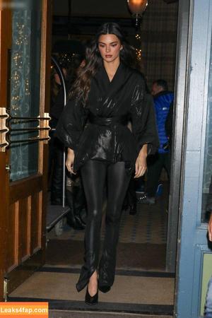 Kendall Jenner фото #2225