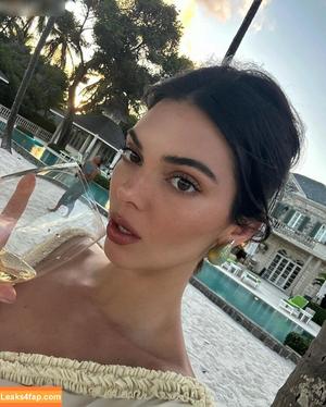Kendall Jenner фото #2237
