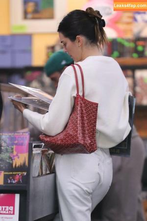 Kendall Jenner фото #2312