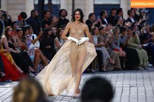 Kendall Jenner фото #2357