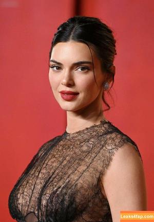 Kendall Jenner фото #2373