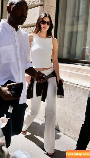 Kendall Jenner фото #2398