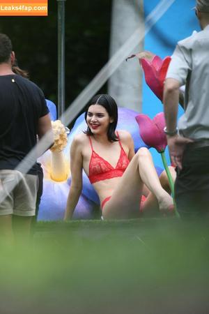 Kendall Jenner фото #2750