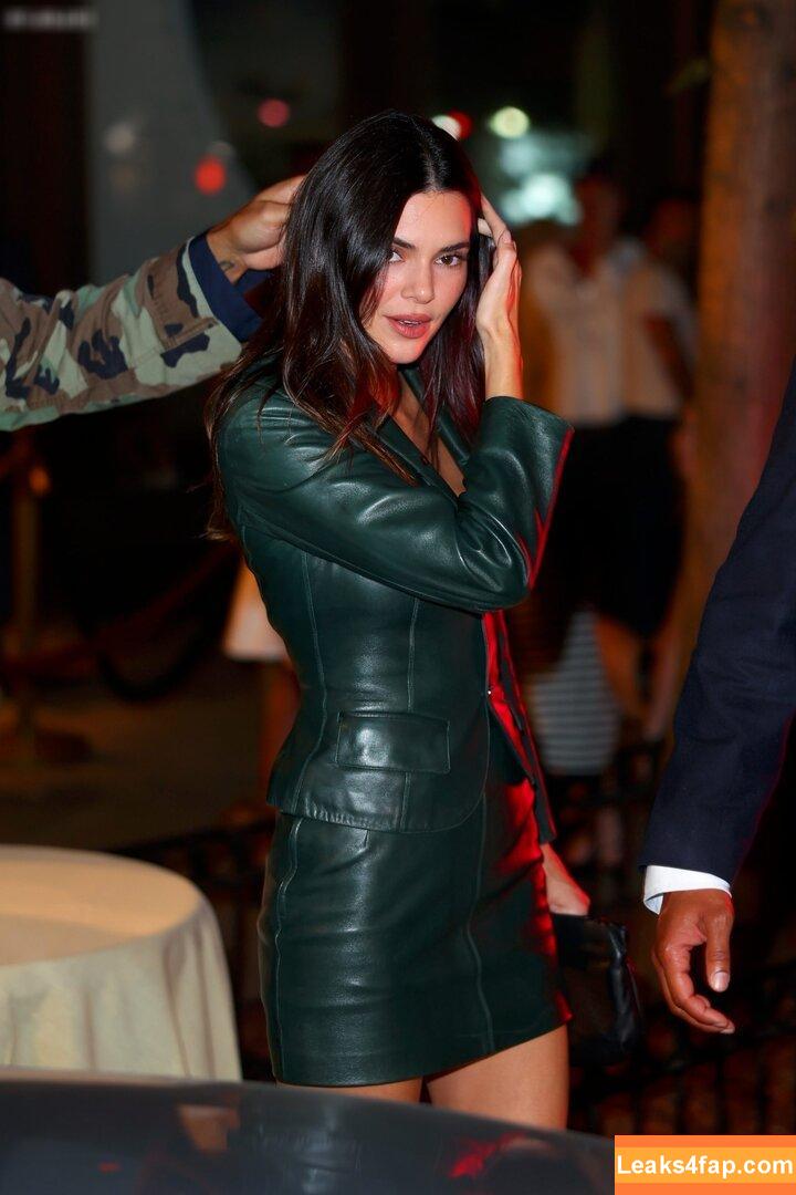 Kendall Jenner / KendallJenner слитое фото фото #3004
