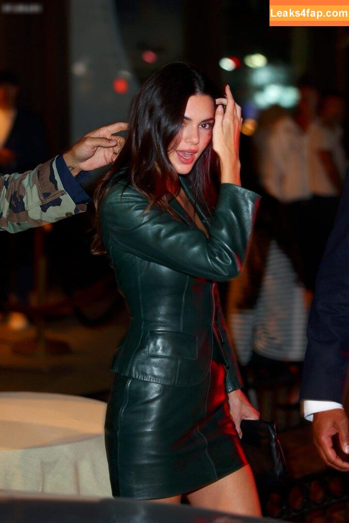 Kendall Jenner / KendallJenner слитое фото фото #3015
