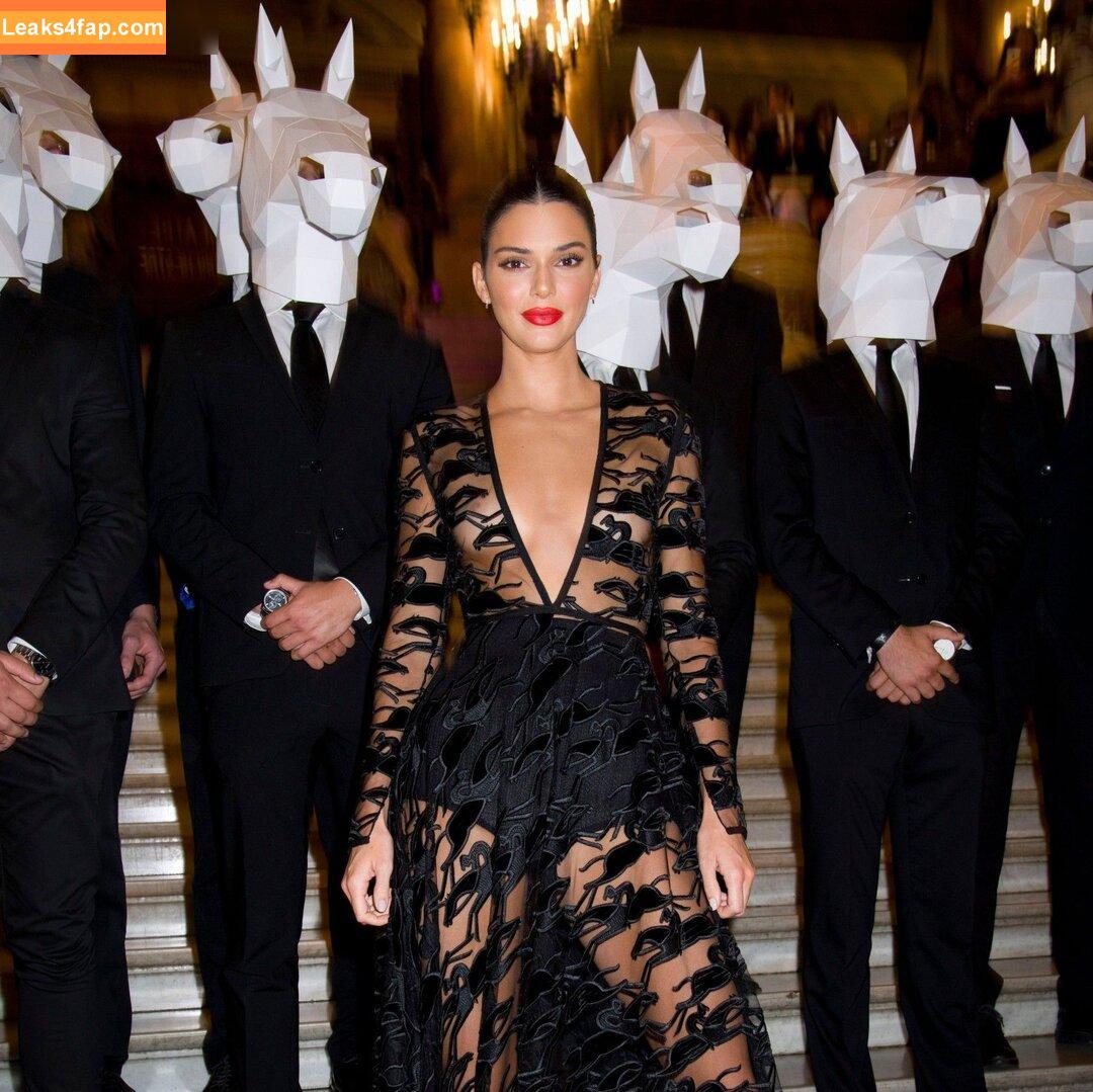 Kendall Jenner / KendallJenner слитое фото фото #3048