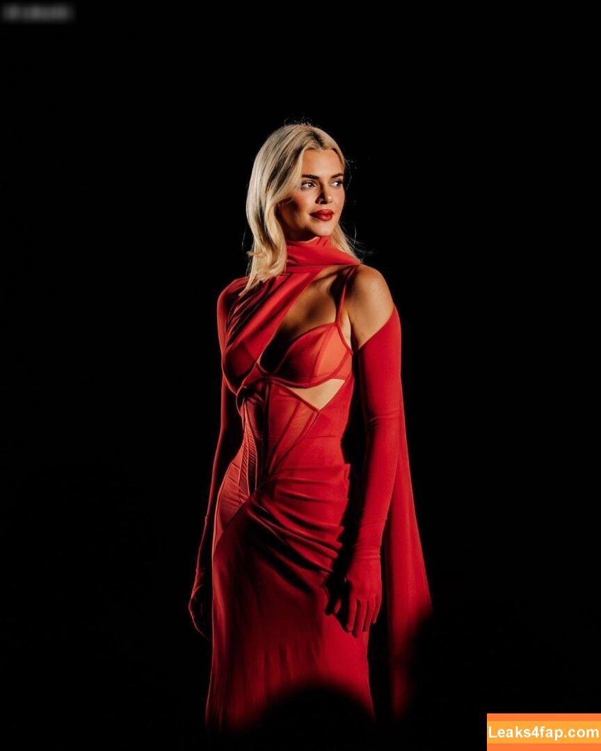 Kendall Jenner / KendallJenner слитое фото фото #3053