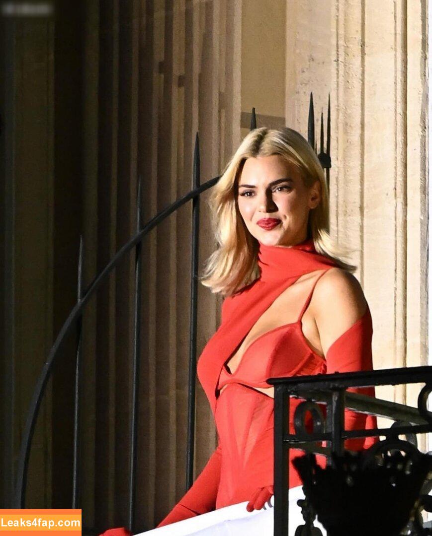 Kendall Jenner / KendallJenner слитое фото фото #3066