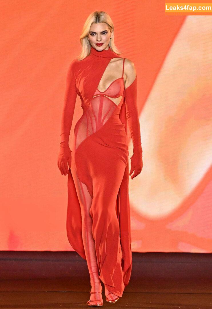 Kendall Jenner / KendallJenner слитое фото фото #3125