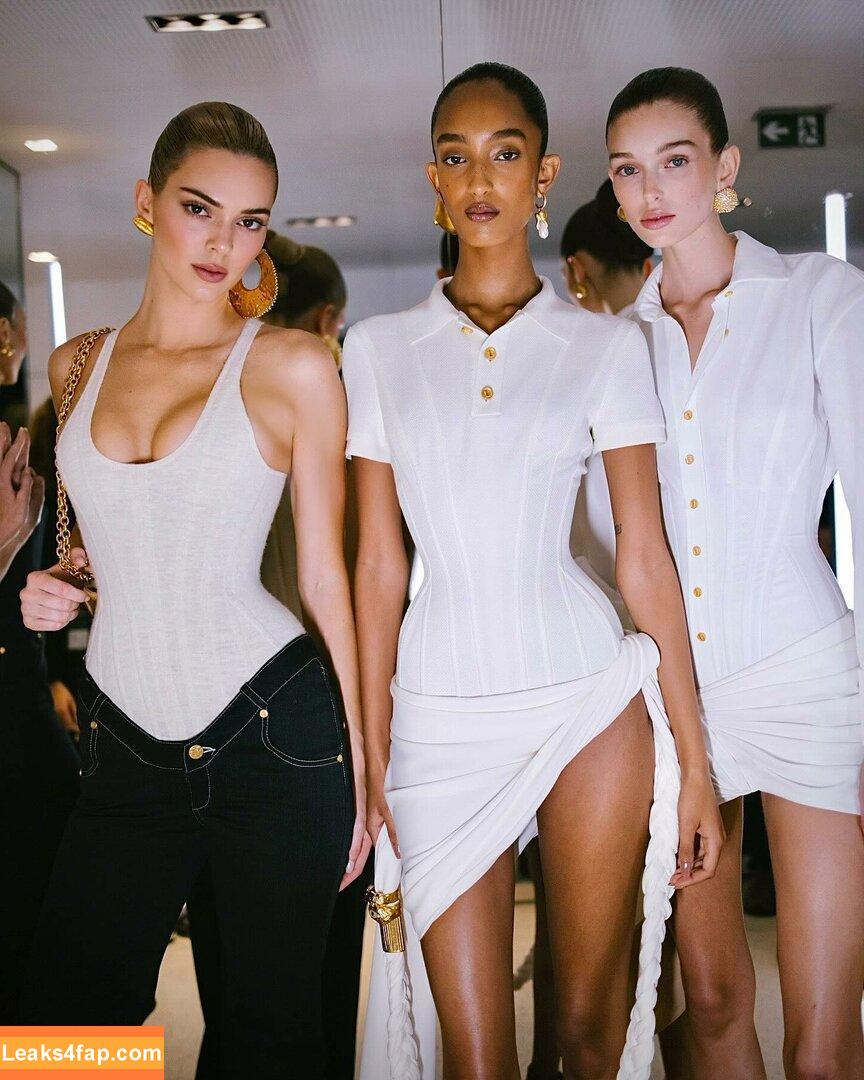 Kendall Jenner / KendallJenner слитое фото фото #3142